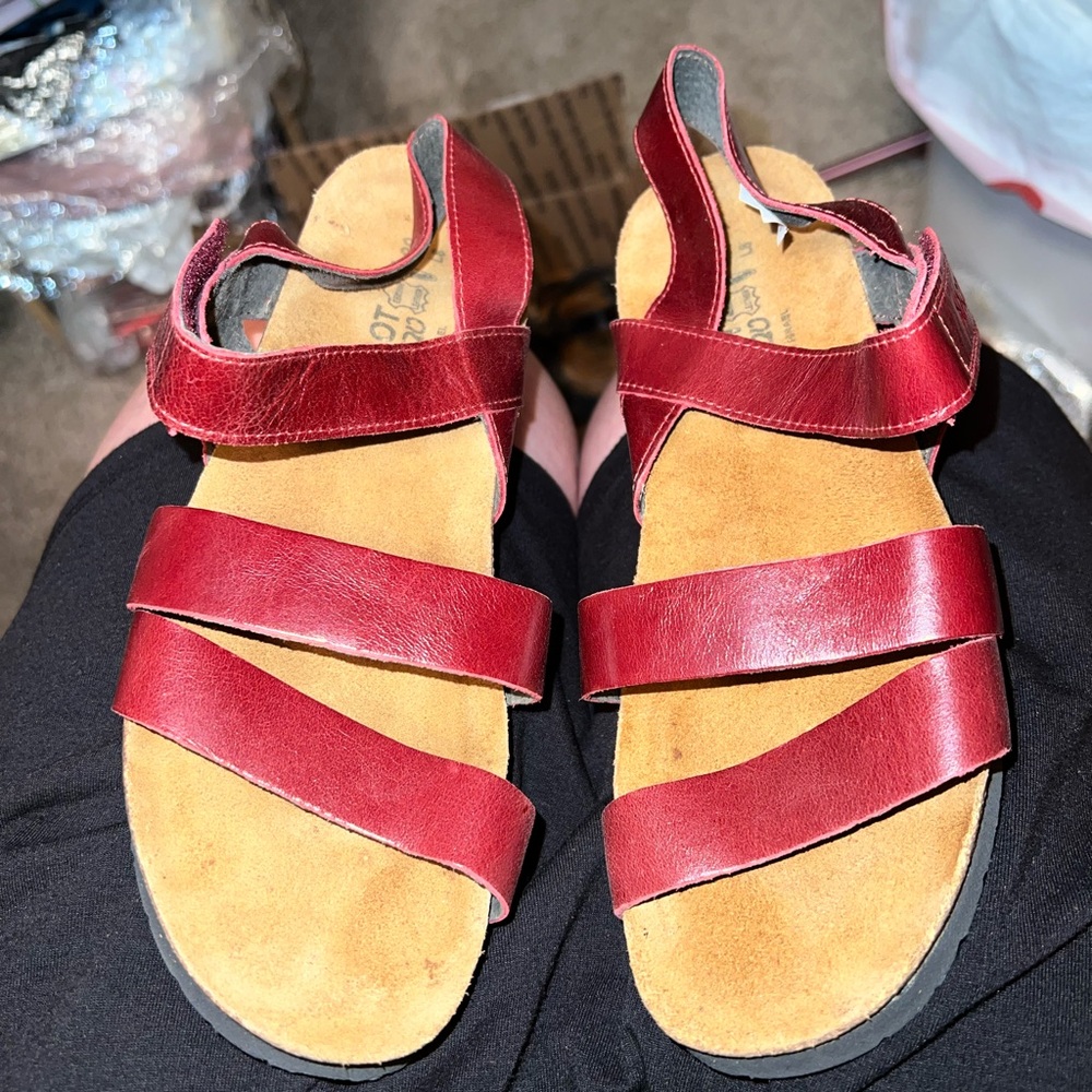 Naot Burgundy Leather Sandals. EUC